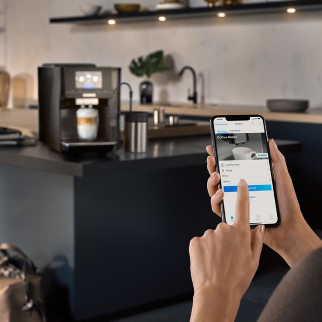 Personlig styring Siemens EQ700 kaffemaskin med Home Connect-appen