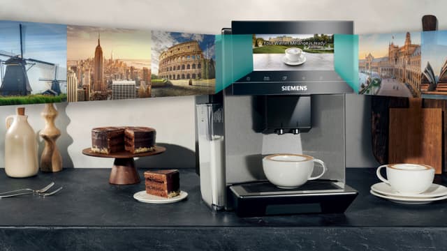 Siemens EQ900 Plus kaffemaskin med internasjonale kaffespesialiteter