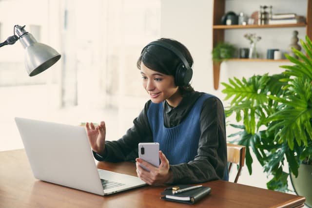 Sony WH-CH720N Noise Cancelling Wireless Headphones – Crystal-clear calls, automatic connection