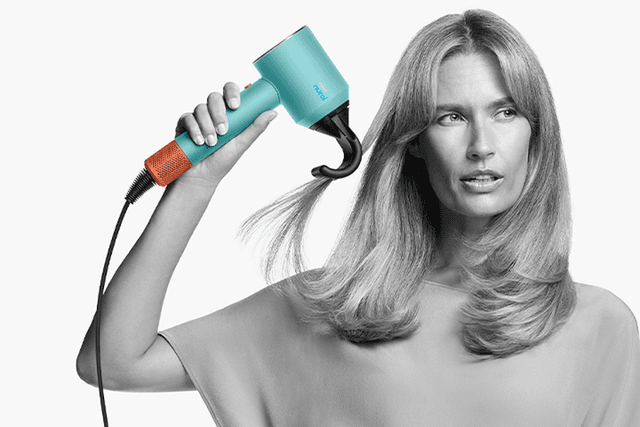Dyson Nural™ -hiustenkuivaaja ja Flyaway-lisäosa