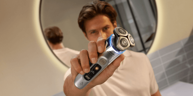 Experience a new level of shaving with Philips i9000 Series shavers