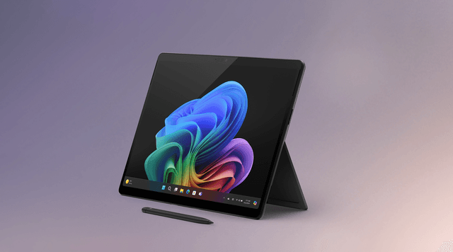 Surface Pro laptop på lilla baggrund