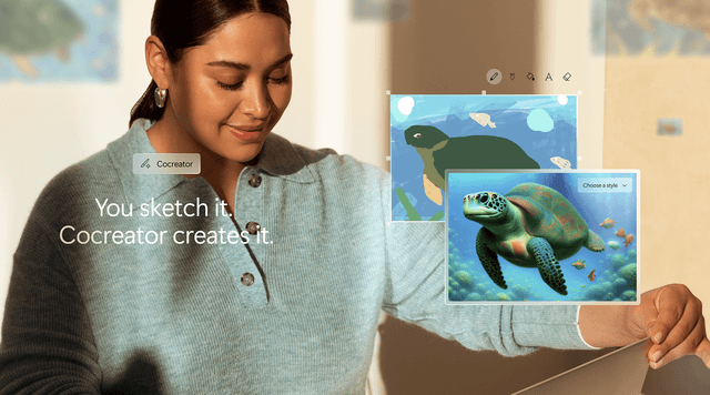 Kvinde med Surface laptop og tegning af en skilpadde og CoCreators tegning af en skilpadde