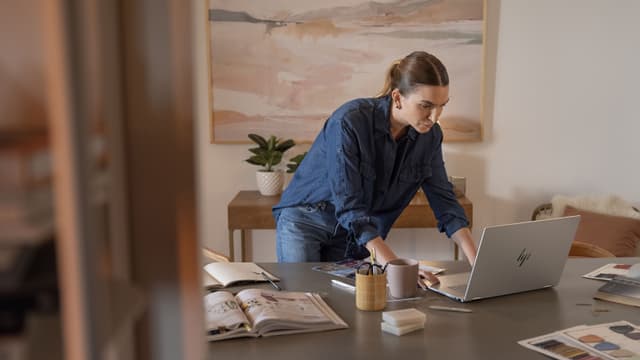 HP OmniBook X Flip 16" -kannettavassa on AI-tehostetut ominaisuudet