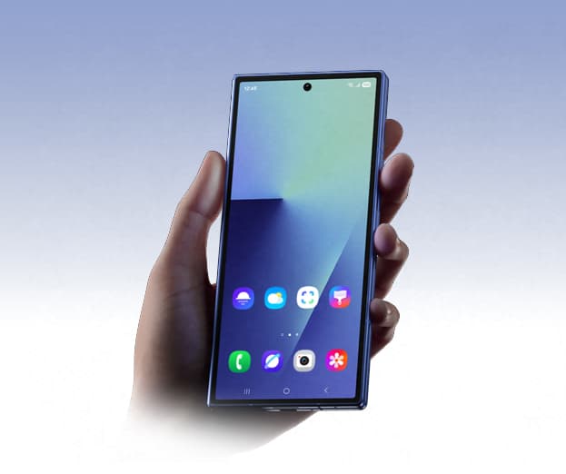 Käsi, joka pitelee Galaxy Z Fold7 -älypuhelinta