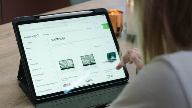 RM-page-connect-to-customers
