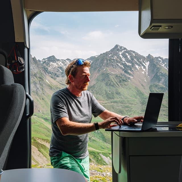 Netgear - 5G mobile routers