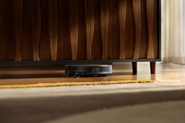  Roborock Saros 20 städar under möbler tack vare navigationssystemet RetractSense®