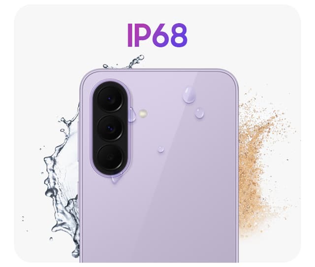 Samsung Galaxy A37 5G mellom sand and vannsprut.