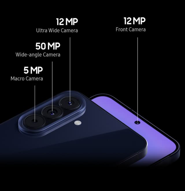 Fram-och baksida av Galaxy A57 5G, som visar mobilens fyra kameralinser.