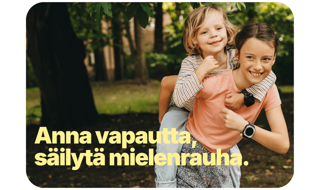 Xplora - Isompi lapsi kantaa nuorempaa lasta reppuselässä ja teksti; Anna vapautta, säilytä mielenrauha