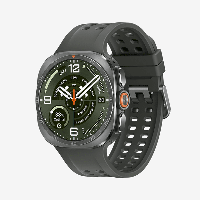 Samsung Galaxy Watch Ultra2 smartklokke med titanfinish og grønn rem