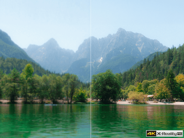 4K X-reality, bild med berg och vatten där höger sida visar bättre upplösning än vänster