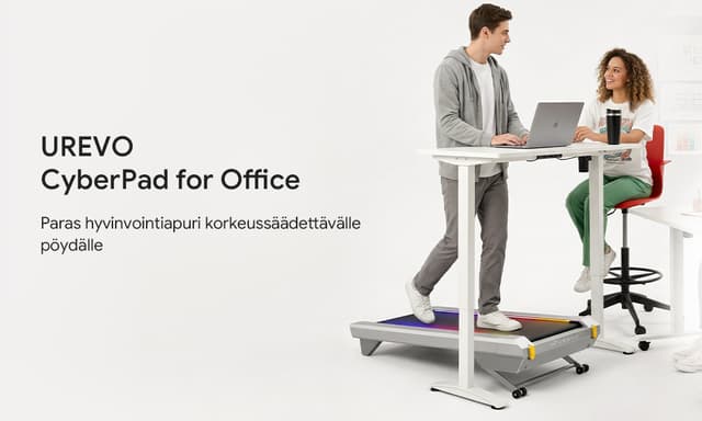 Mies kävelee ja työskentelee UREVO CyberPad -toimiston kävelymatolla kahden kollegan vieressä