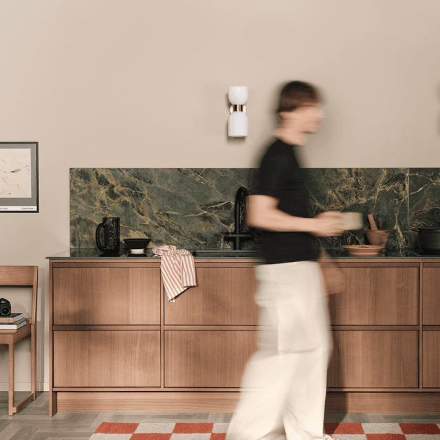 Edge Walnut_Contour_Ceramic Verde Borgogna_model