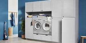 Epoq Shaker Light Grey vaskerom med åpen løsning og integrert vaskemaskin og tørketrommel