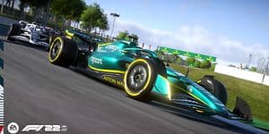 Nærbillede af en F1 2022 bil i et sving