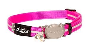 Et lyesrødt kattehalsbånd på en hvid baggrund