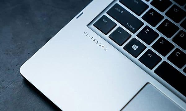 Avoinna oleva HP:n Elitebook-kannettava tietokone