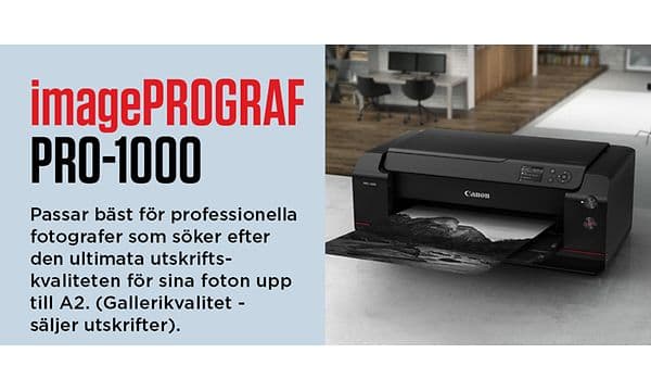Svart skrivare från Canon av modellen  PROGRAF PRO 1000 med text på svenska. 