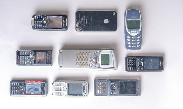 Gamla mobiltelefoner