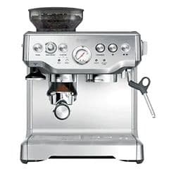 Stor silverfärgad kaffemaskin från Sage. 