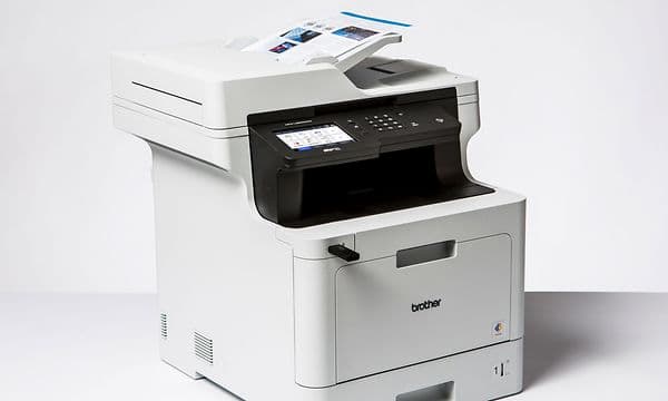 produktbilde av hvit Brother MFCL8900CDW printer