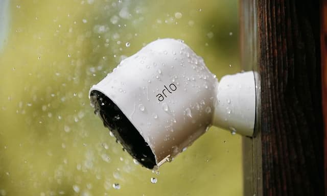 Arlo-Pro3 i regnvejr