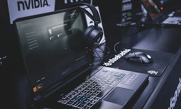 Et gaming-oppsett med produkter fra Nvdia og Steelseries