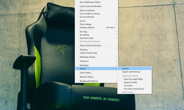 Kuvakaappaus pelituolikuvan päällä olevasta Adobe Lightroomin oikean hiirinäppäimen valikosta ja export-toiminnosta