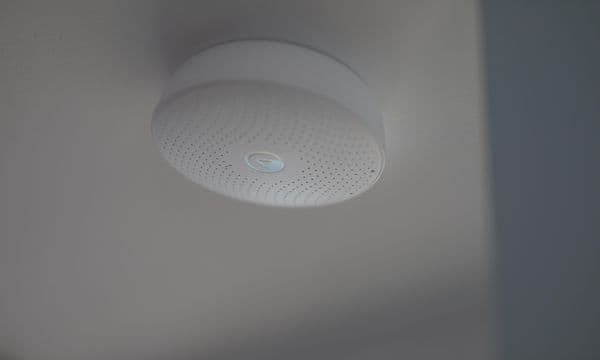 Airthings montert i taket 