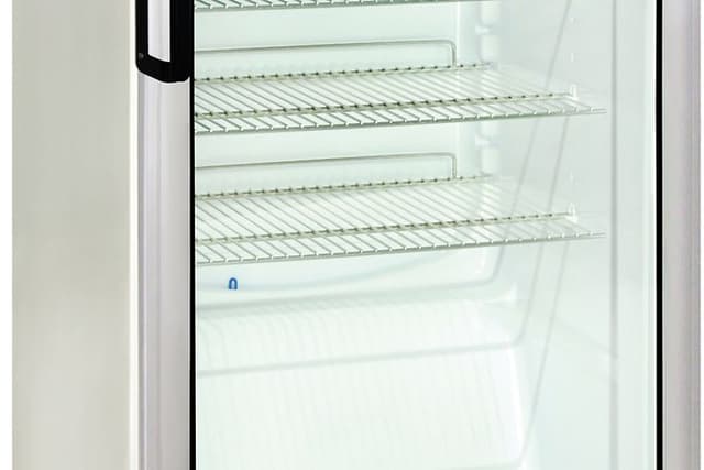 Pieni Whirlpool ADN140W -jääkaappi lasiovella