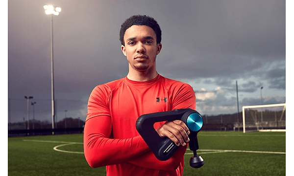 Trent Alexander Arnold på en fodboldbane