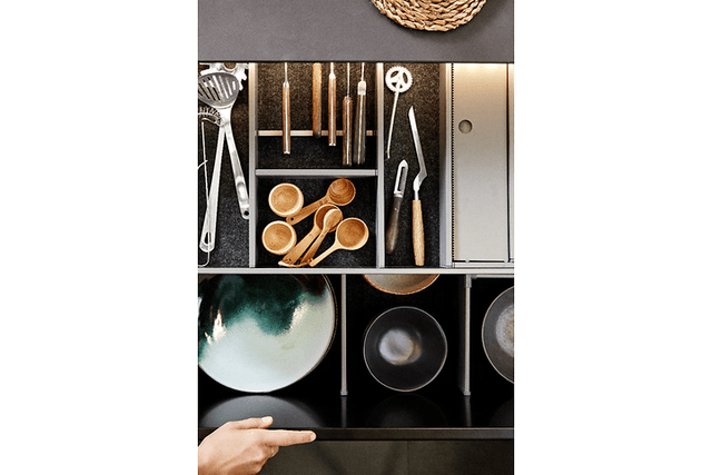 Epoq -Trend - Skuff full av bestikk sett ovenifra