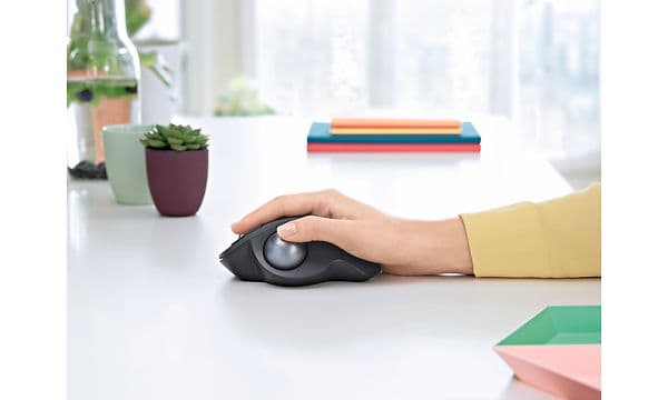 Hånd på ergonomisk mus