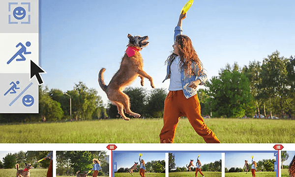 En kvinde leger med sin hund