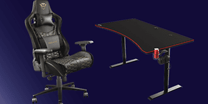 gaming-stol ved siden av gaming-skrivebord