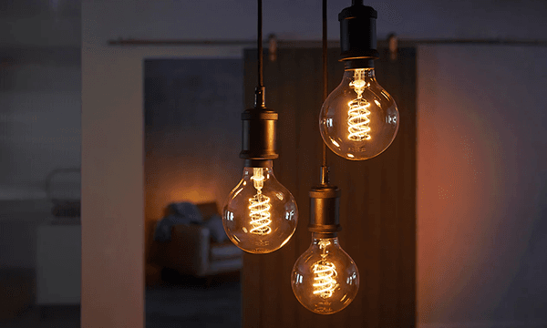Tre Philips Hue hængende lyspærer