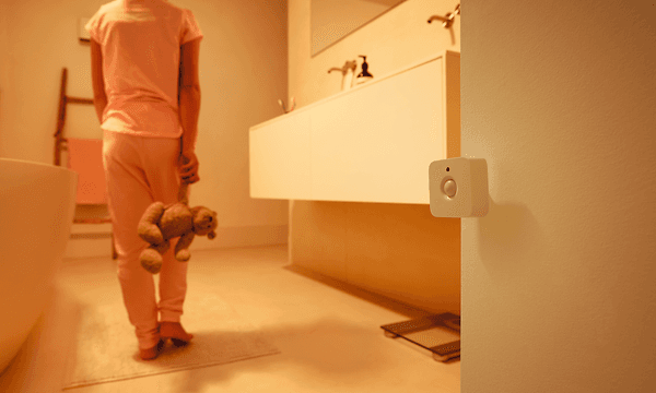 Philips Hue liiketunnistin kylpyhuoneessa