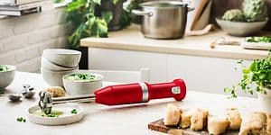 Punainen langaton KitchenAid-sauvasekoitin
