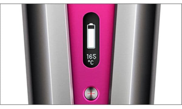Produktbillede af Dyson Corrale Glattejern med fokus på en skærm med batteriikon