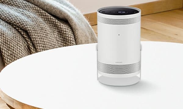 Samsung-Freestyle-Projektor på et bord