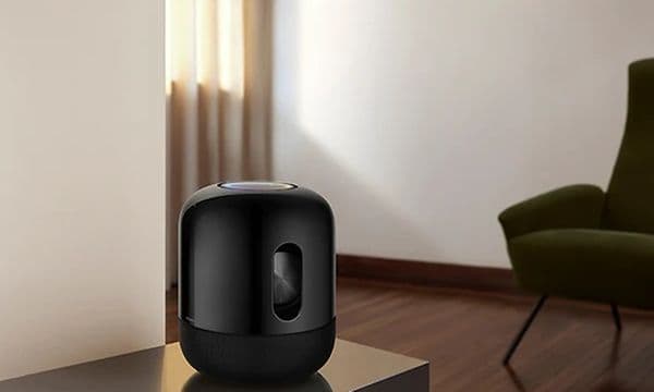 Huawei Sound X står på et bort i en stue