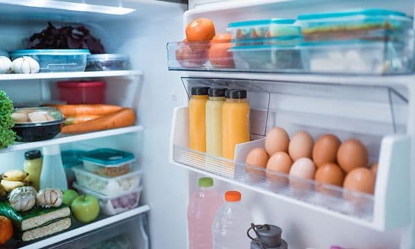 MDA - Kjøleskap med mat og innhold