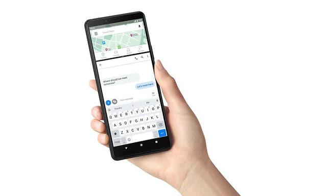 Android-telefon i hånd