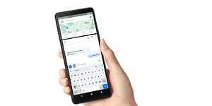 Android-telefon i hånd