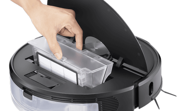 En Roborock S6max V dammsugare och en hand tar ut vattenbehållaren 