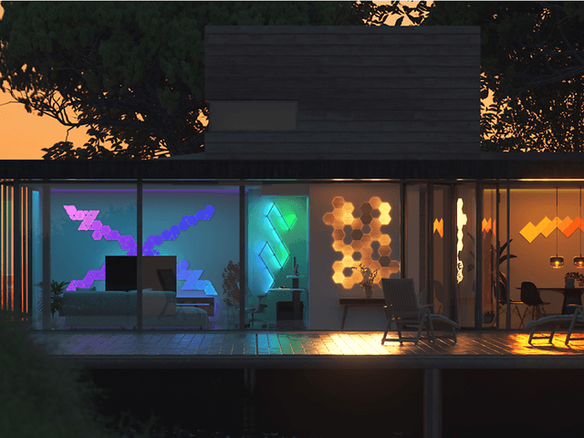 Nanoleaf - blå og gule lys på en terrasse