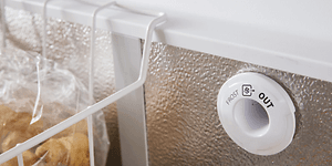 Frost out-knap på en Whirlpool-fryser