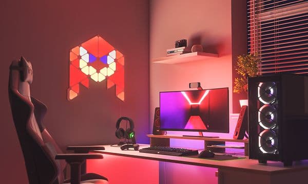Gaming-PC med Nanoleaf smartbelysning synkronisert